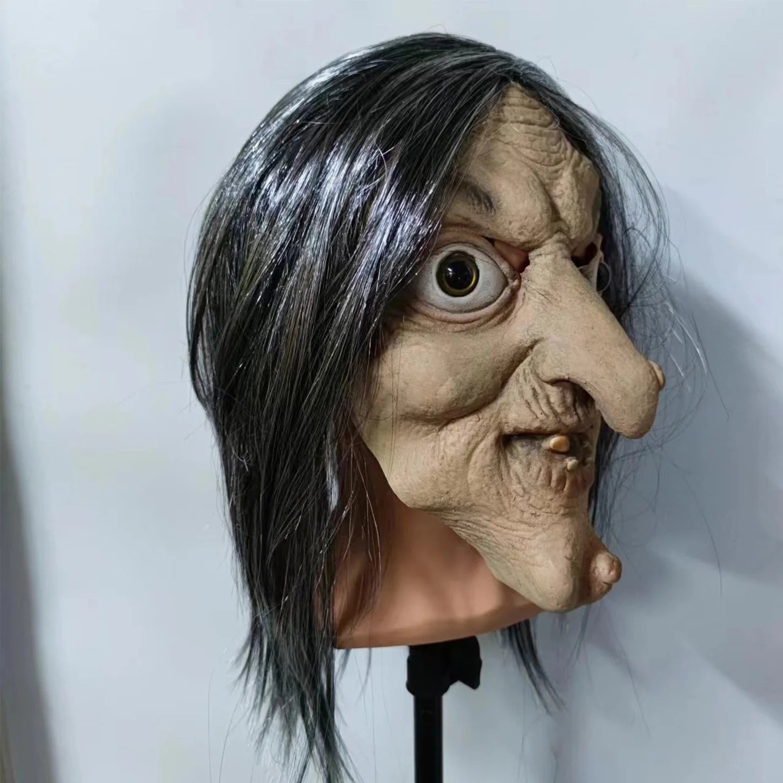 Máscara Realista de Bruja con Cabello Largo – Látex Completo para Adultos, Ideal para Halloween o Casas Embrujadas